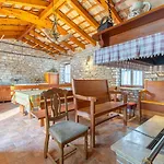 Christina With Pool, Jacuzzi And Sauna Tinjan