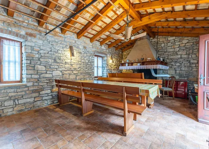 Christina With Pool, Jacuzzi And Sauna *