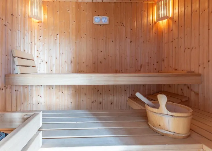 Christina With Pool, Jacuzzi And Sauna *