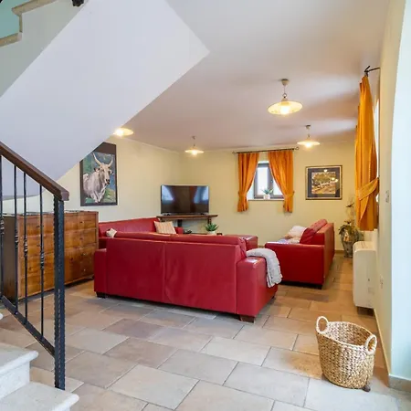 Villa Christina With Pool, Jacuzzi And Sauna
