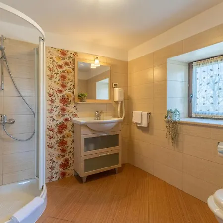 Villa Christina With Pool, Jacuzzi And Sauna *