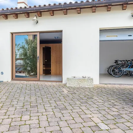 Christina With Pool, Jacuzzi And Sauna Villa *