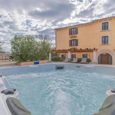 Christina With Pool, Jacuzzi And Sauna *