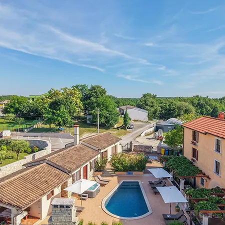 Villa Christina With Pool, Jacuzzi And Sauna Tinjan