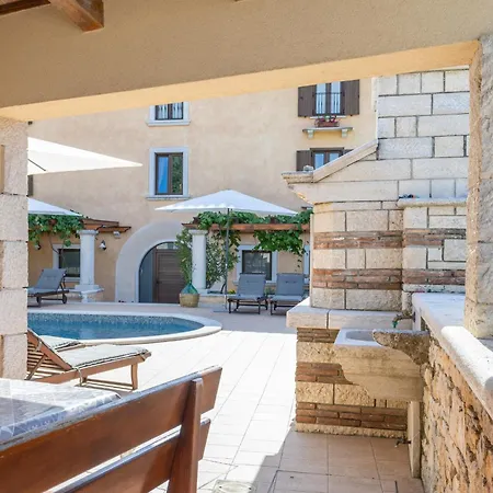 Christina With Pool, Jacuzzi And Sauna * Tinjan
